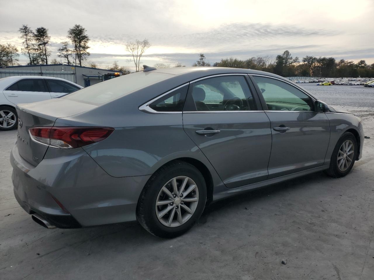 2018 Hyundai Sonata - Image 3