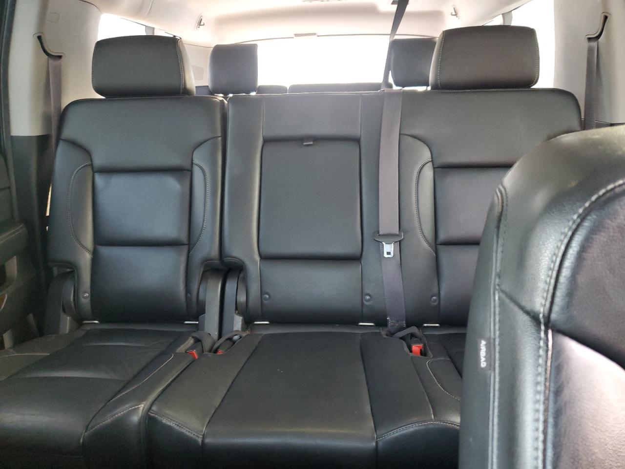 2016 Chevrolet Suburban - Image 10
