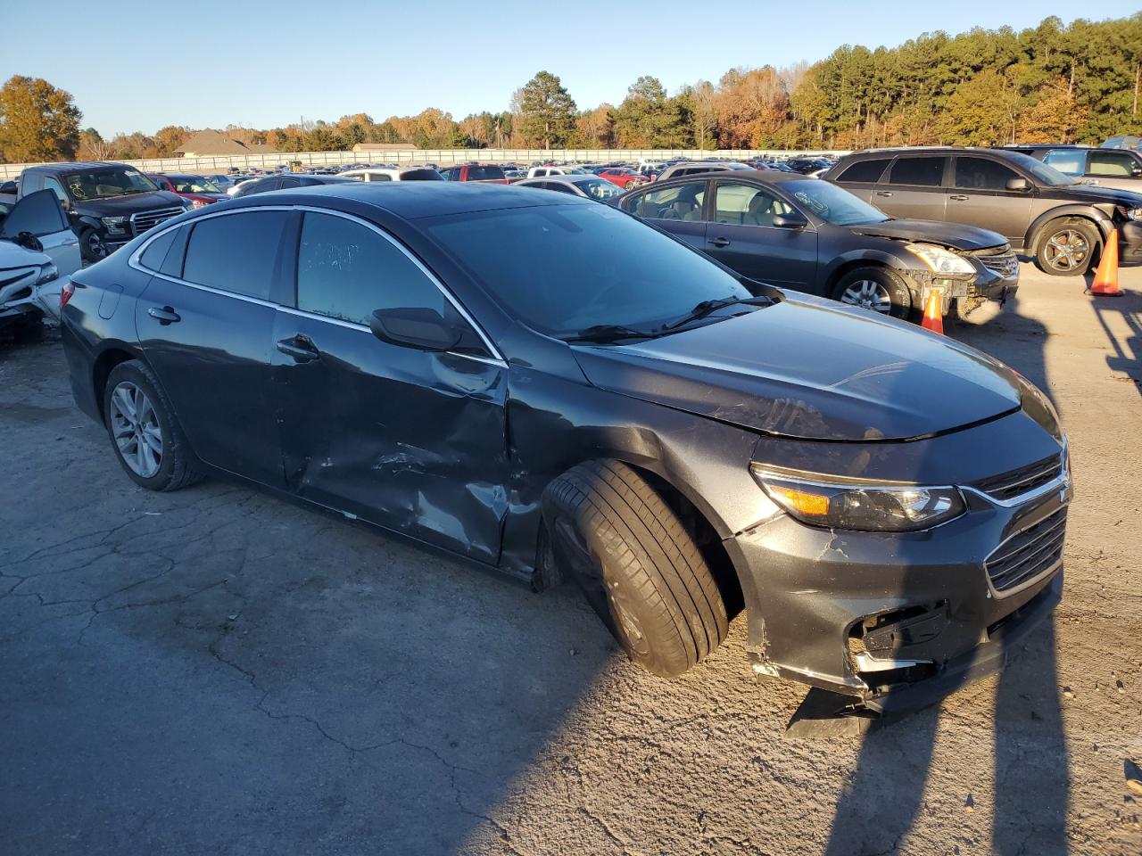 VIN 1G1ZD5ST7JF150145 2018 CHEVROLET MALIBU no.4