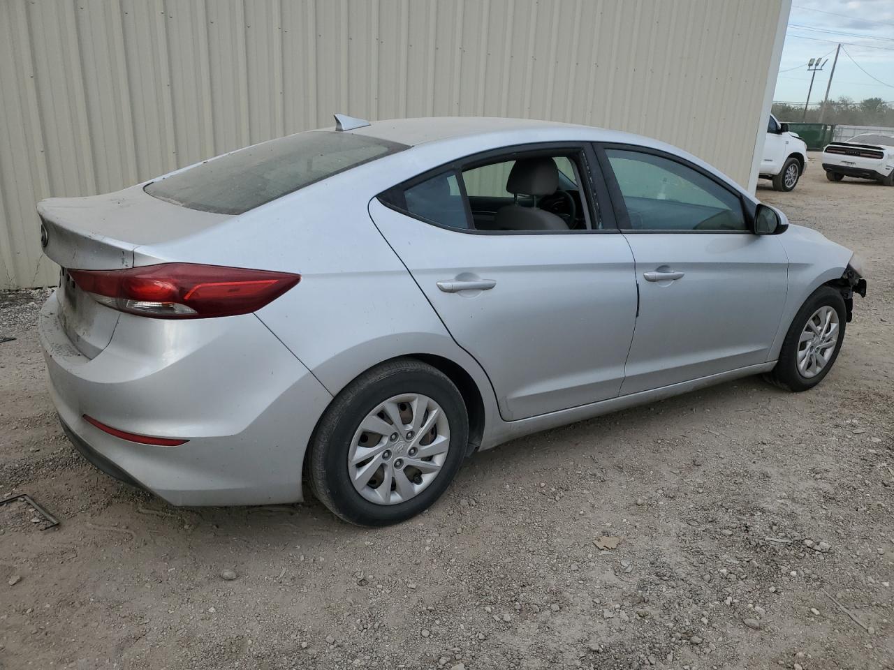 2017 Hyundai Elantra - Image 3