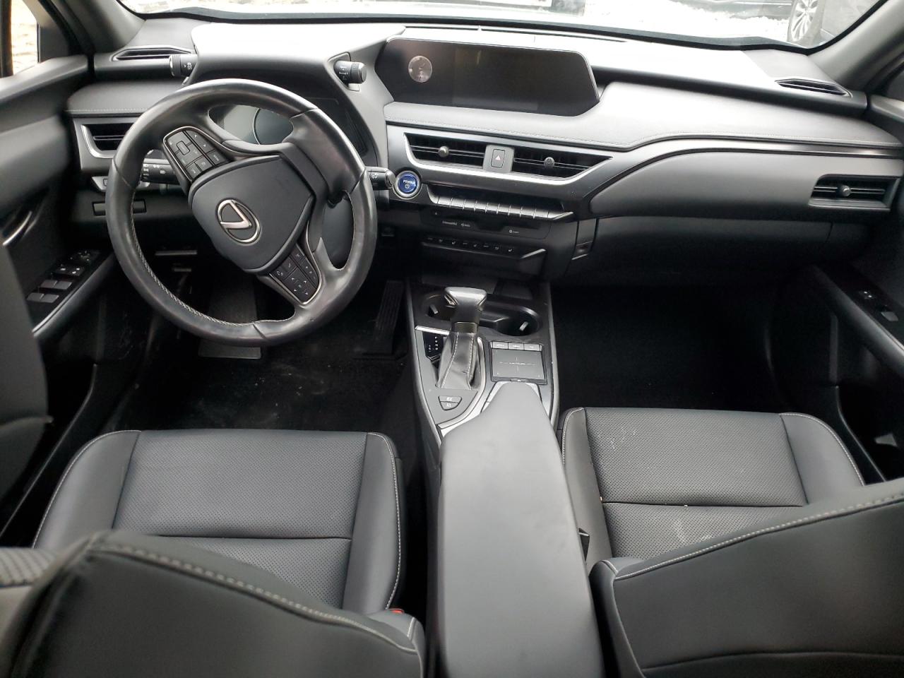 2019 Lexus UX - Image 8