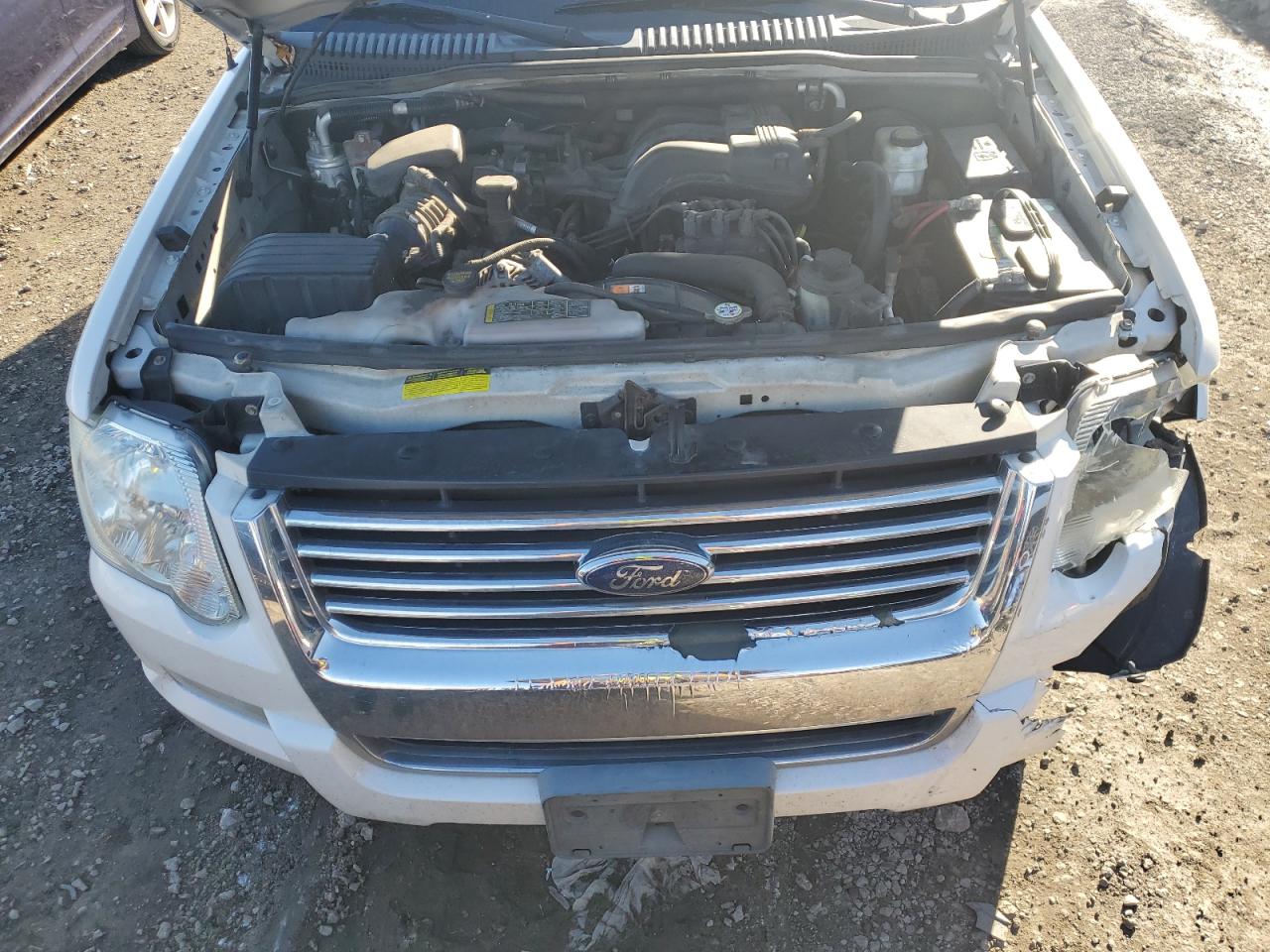 2010 Ford Explorer - Image 12