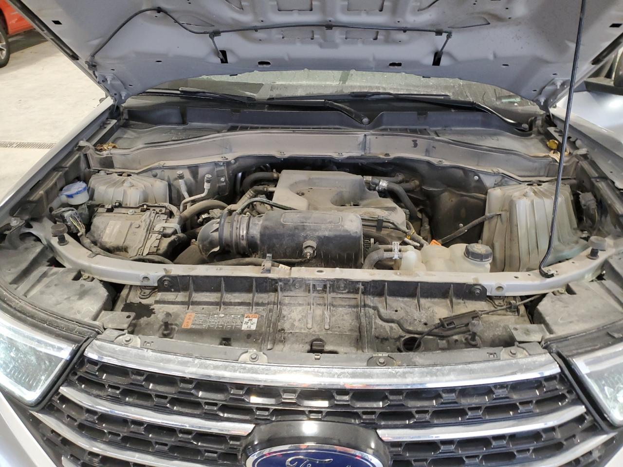 2020 Ford Explorer - Image 12