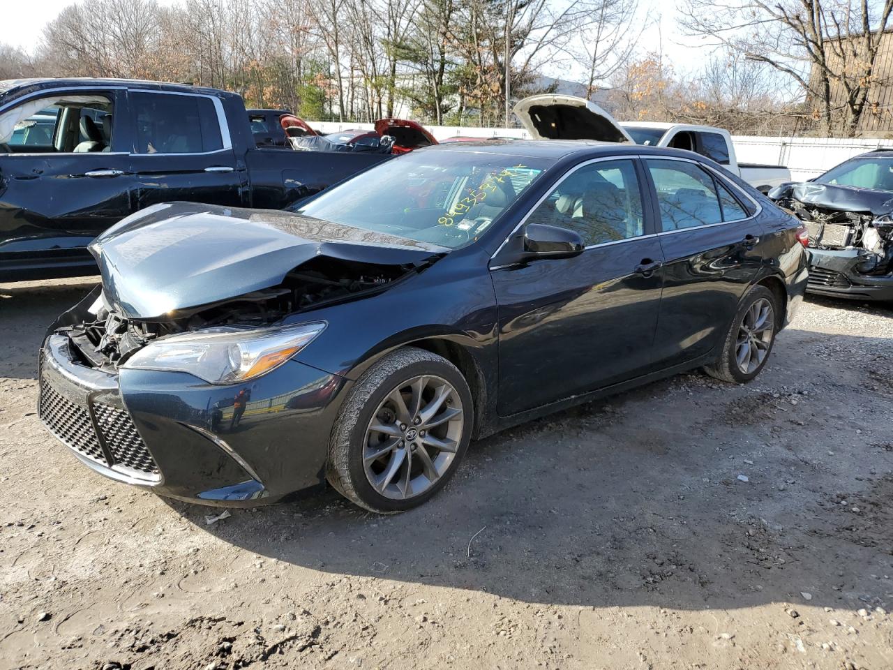 2015 Toyota Camry Le for Sale in North Billerica, MA - Front End