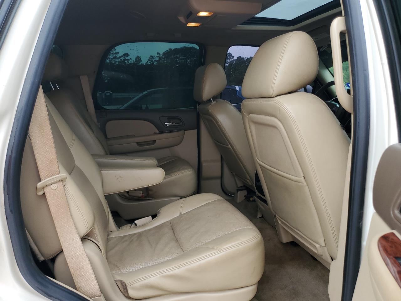 2010 GMC Yukon - Image 11