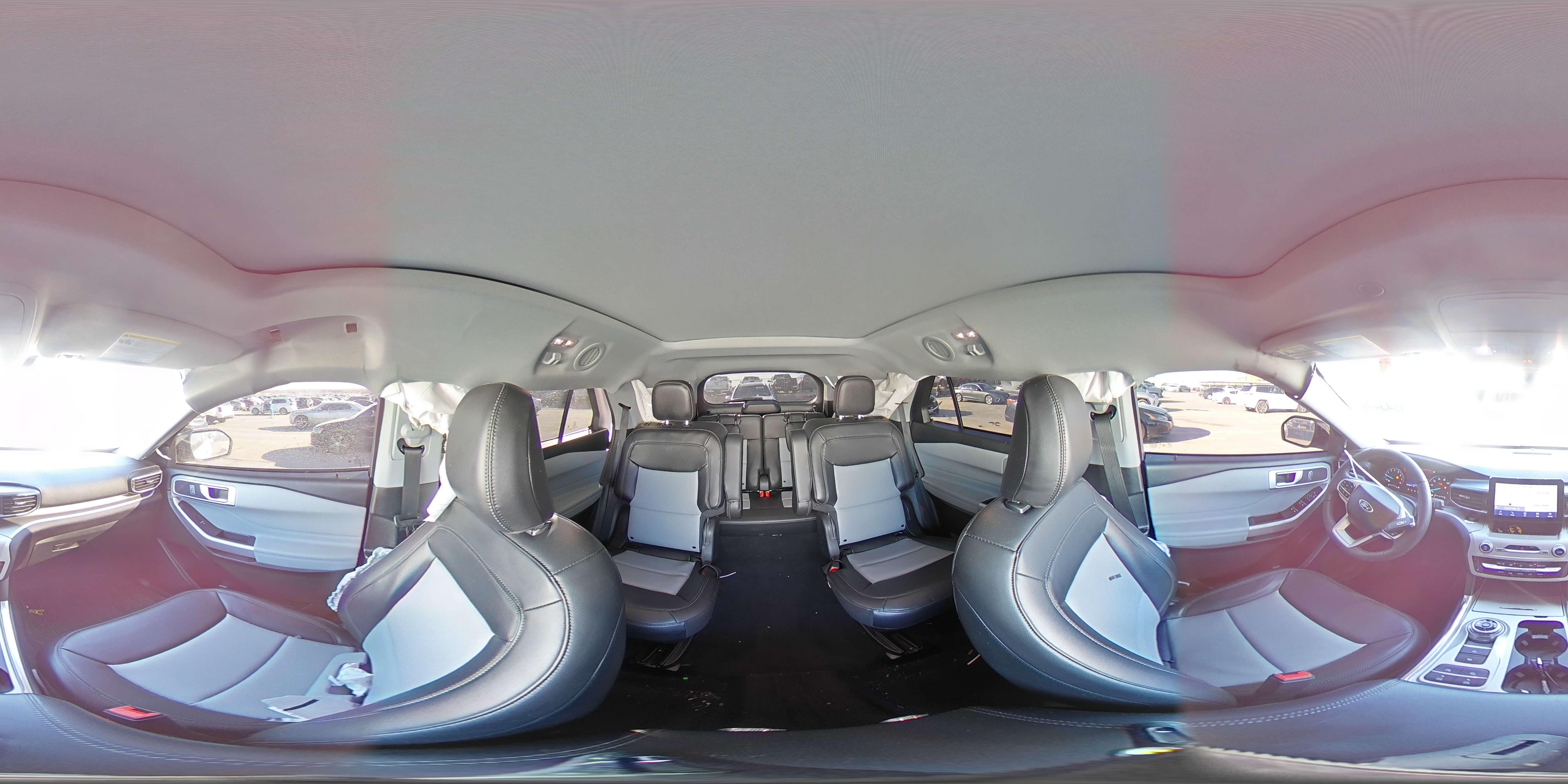 2023 Ford Explorer - Image 13