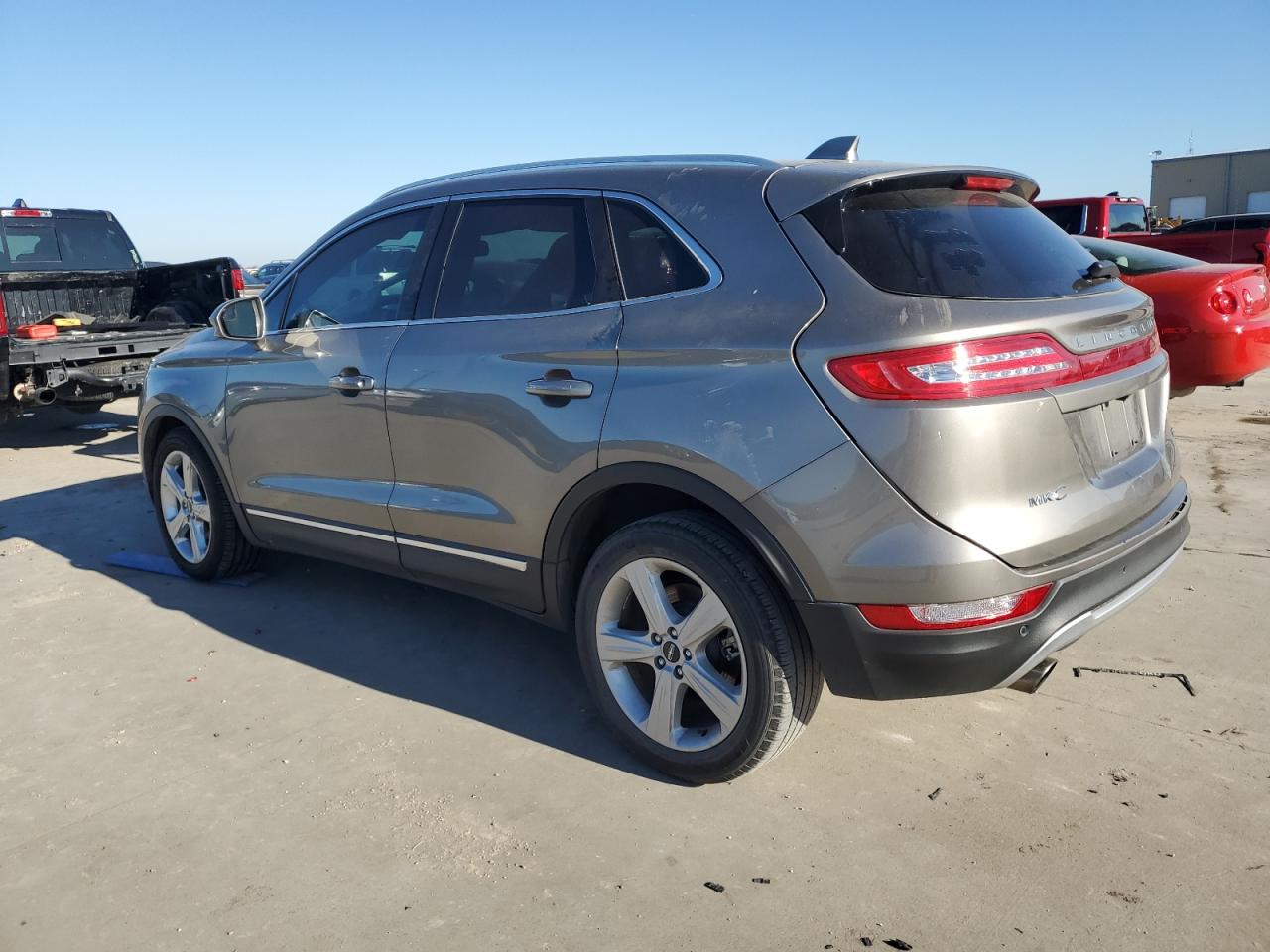 VIN 5LMCJ1C9XHUL56463 2017 LINCOLN MKC no.2