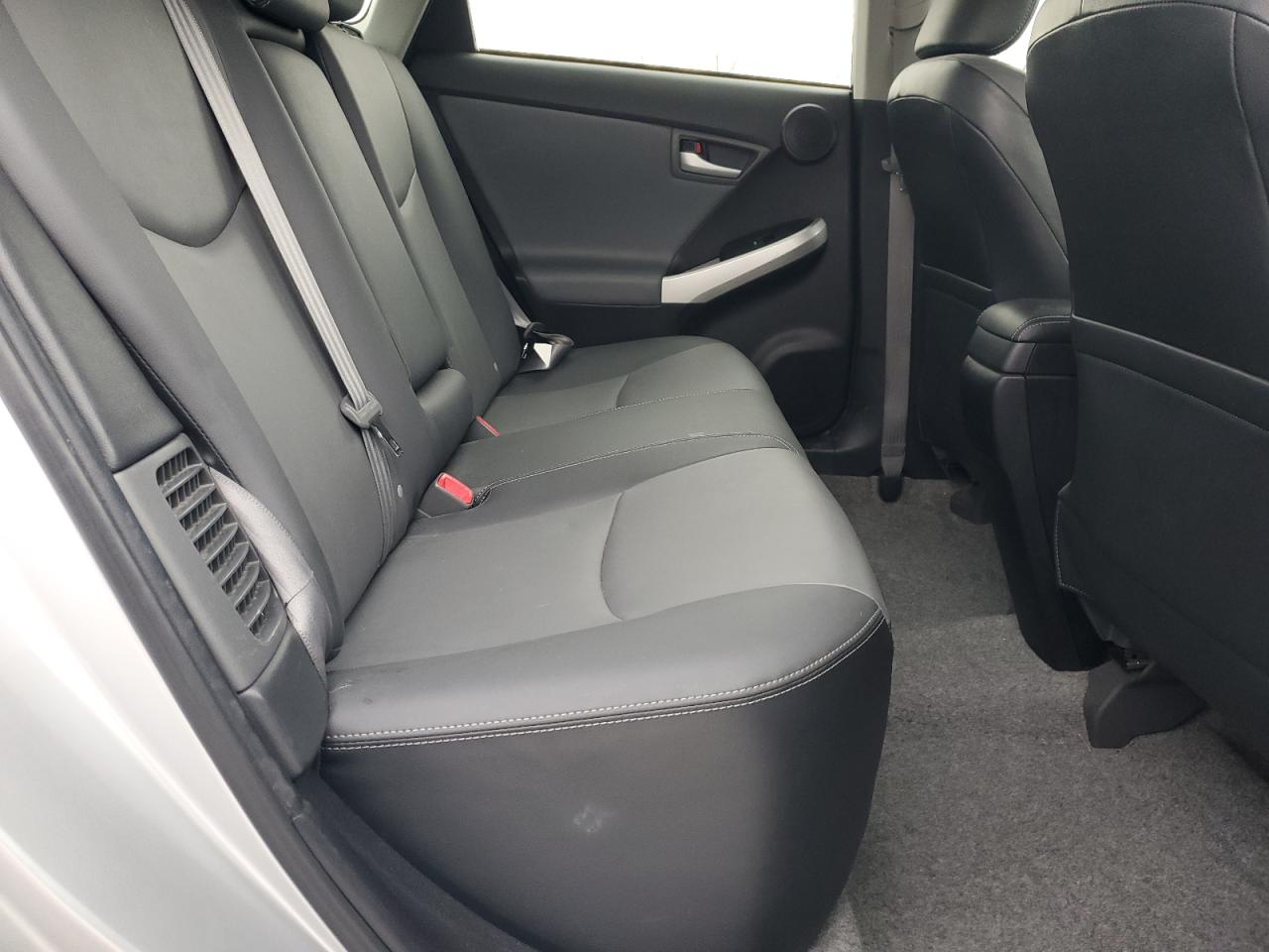 2015 Toyota Prius - Image 10