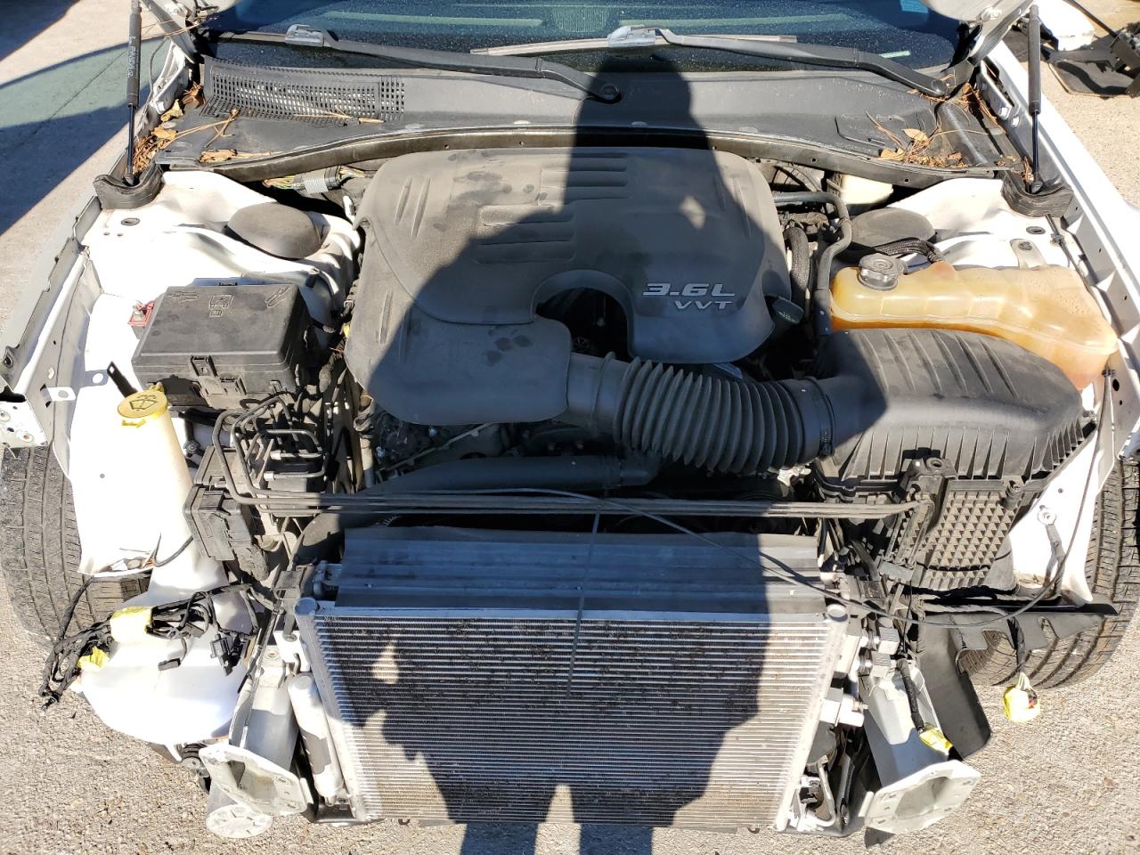 2014 Chrysler 300 - Image 11