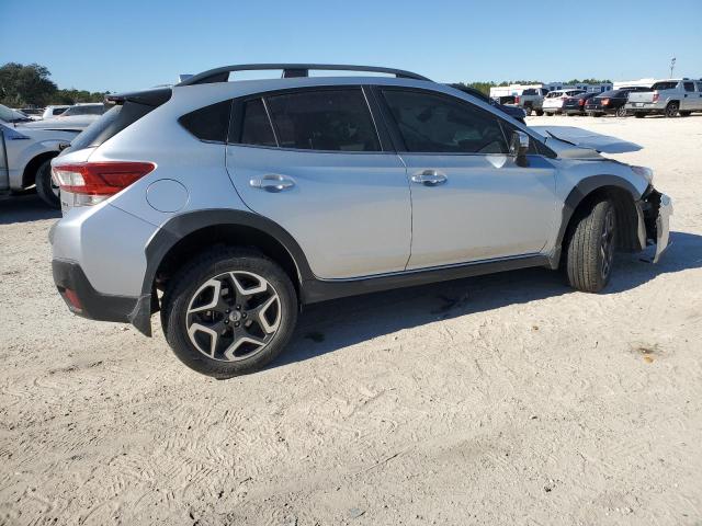  SUBARU CROSSTREK 2018 Серебристый