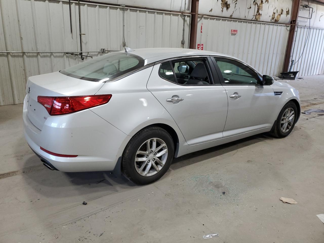 VIN KNAGM4A77D5440597 2013 KIA OPTIMA no.3