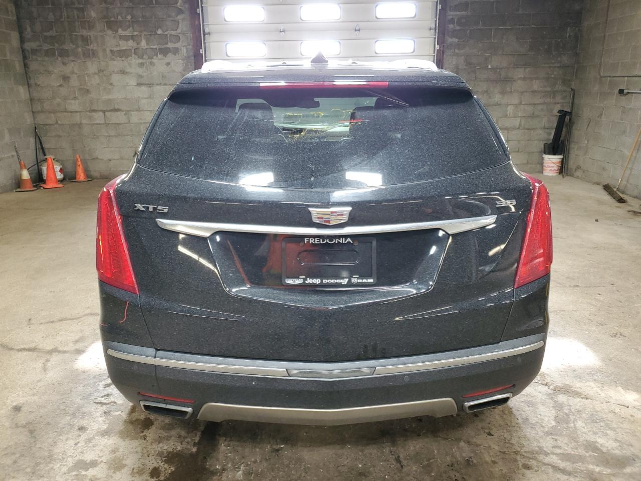 2017 Cadillac XT5 - Image 6