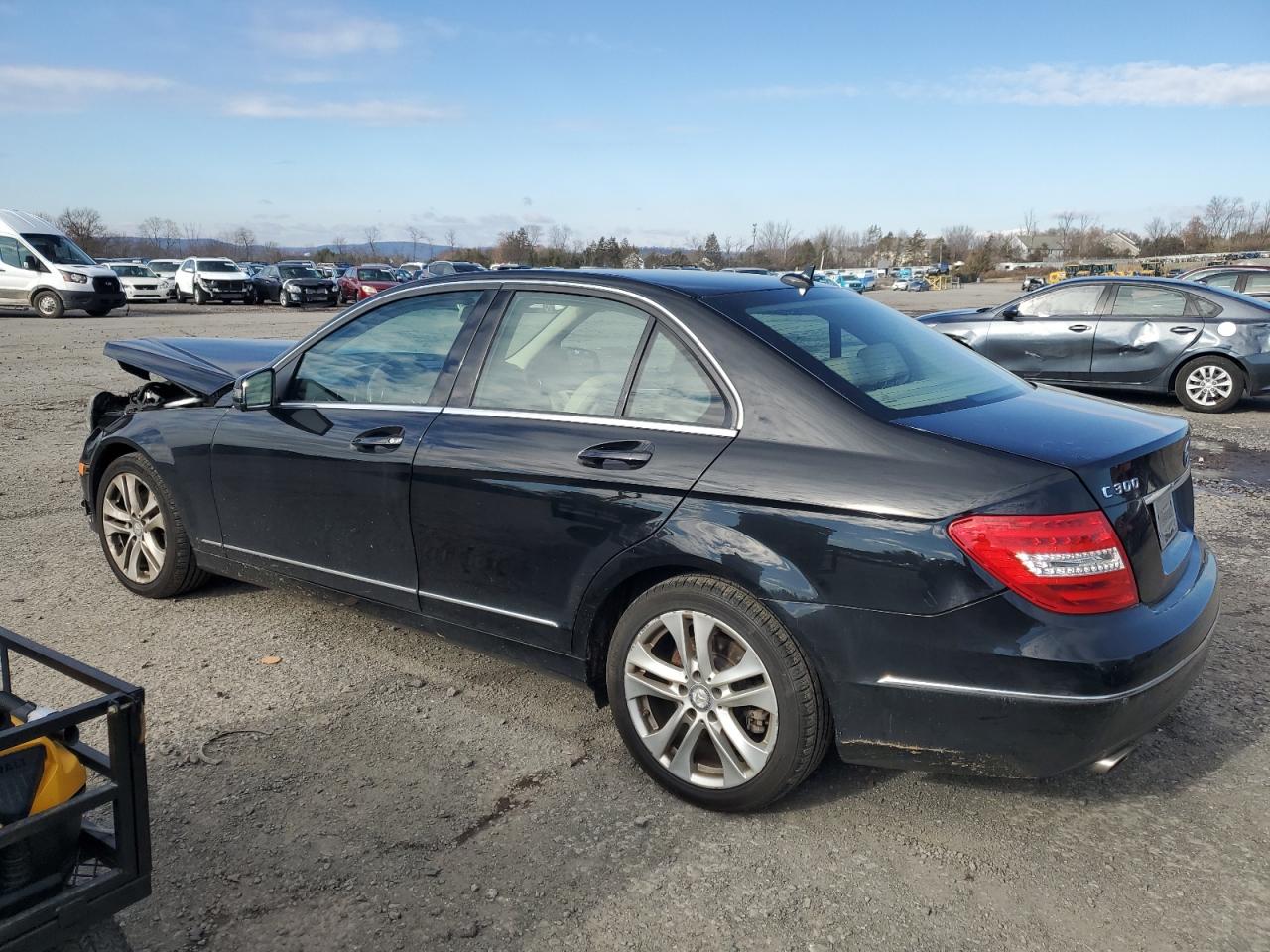 VIN WDDGF8AB2EG184888 2014 MERCEDES-BENZ C-CLASS no.2