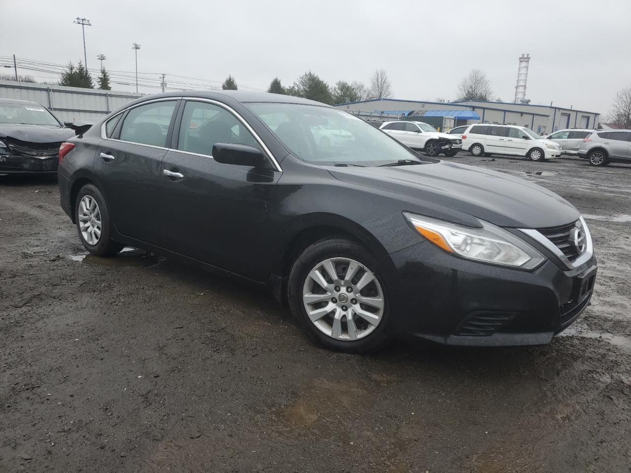 2017 Nissan Altima - Image 4
