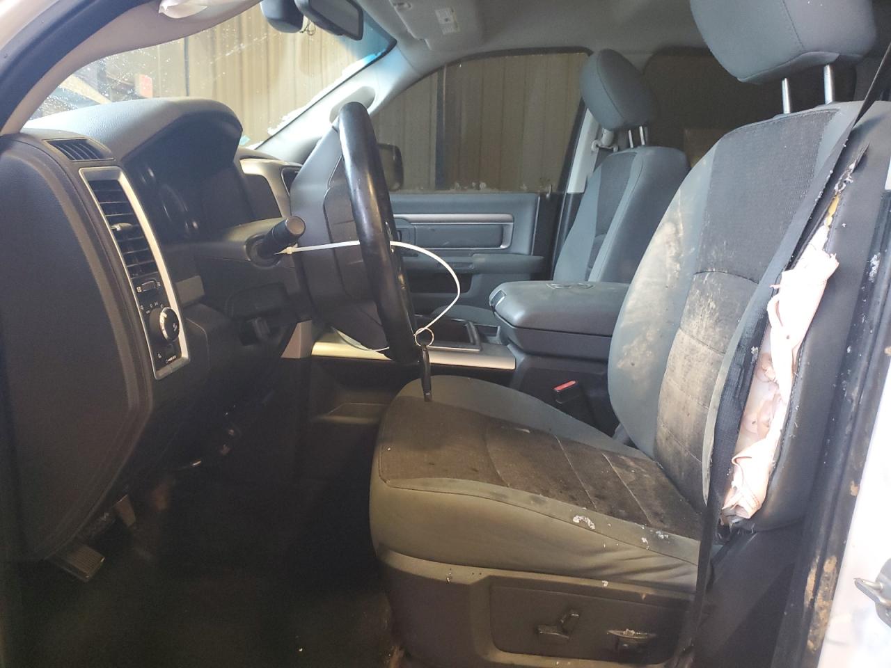 2014 RAM 1500 - Image 7