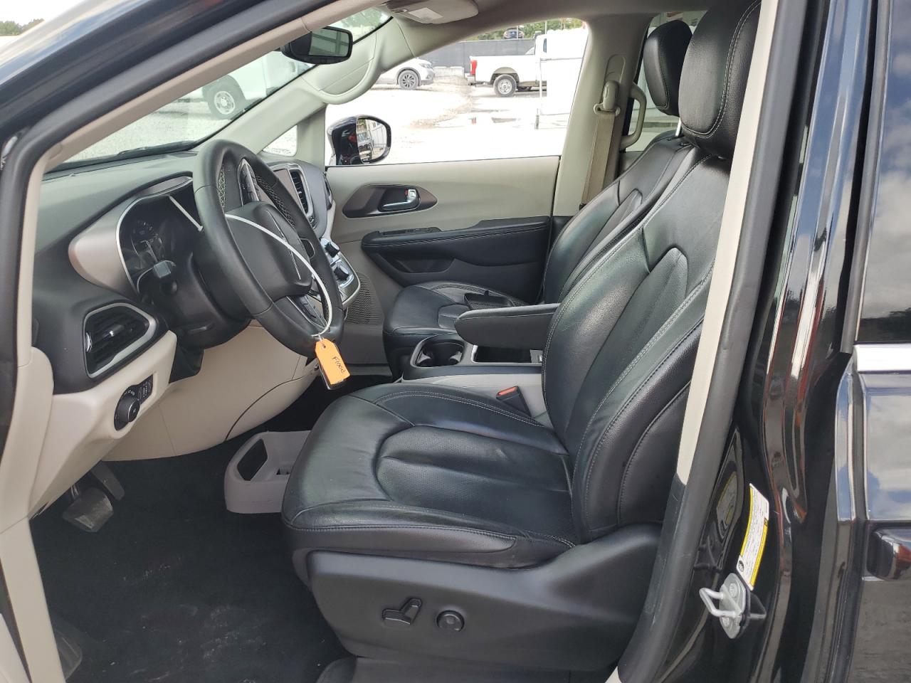 2022 Chrysler Pacifica - Image 7