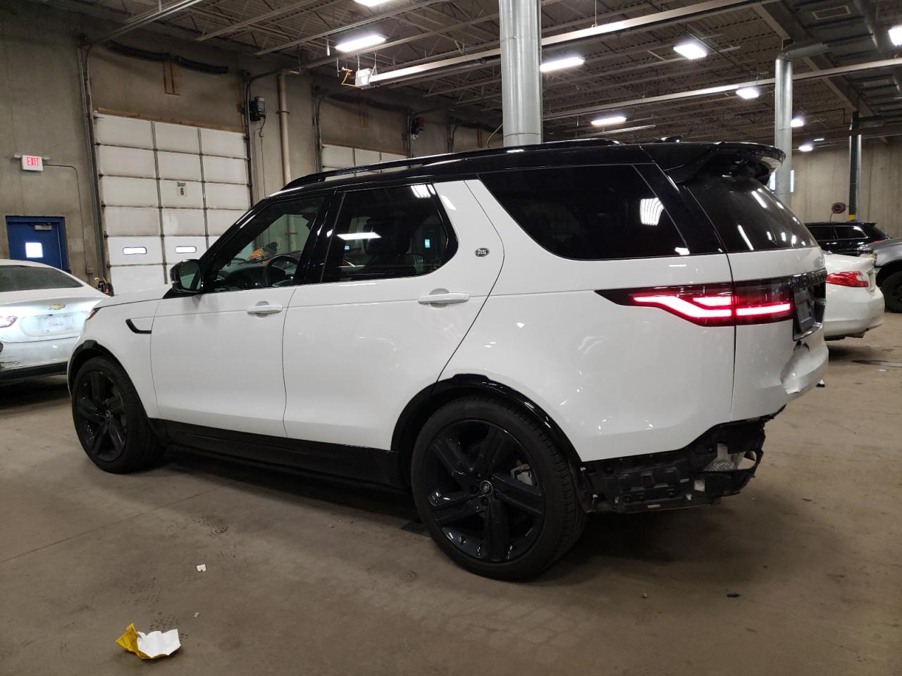 2023 Land Rover Discovery - Image 2