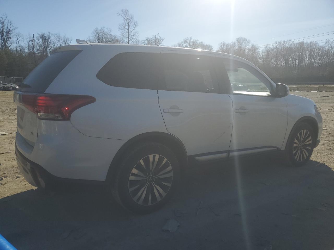 2020 Mitsubishi Outlander - Image 3