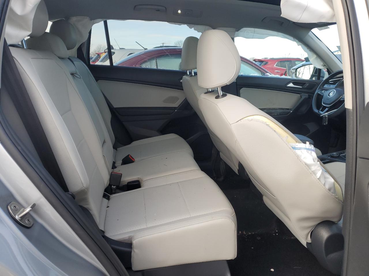 2020 Volkswagen Tiguan - Image 11