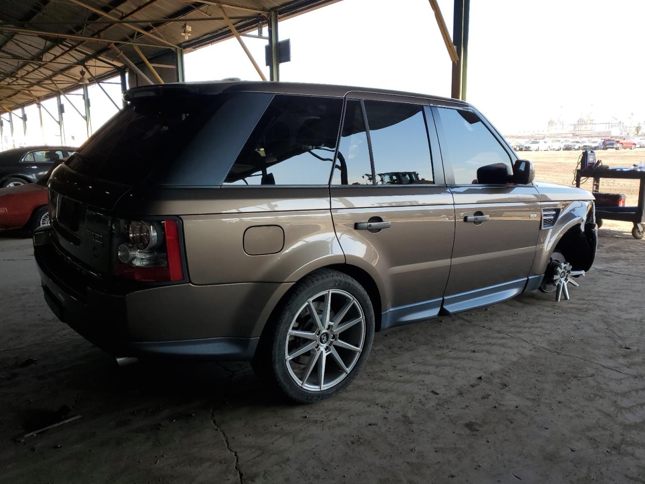 2010 Land Rover Range Rover - Image 3