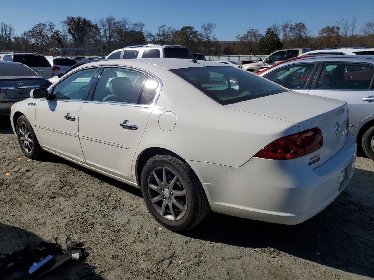 2007 Buick Lucerne - Image 2