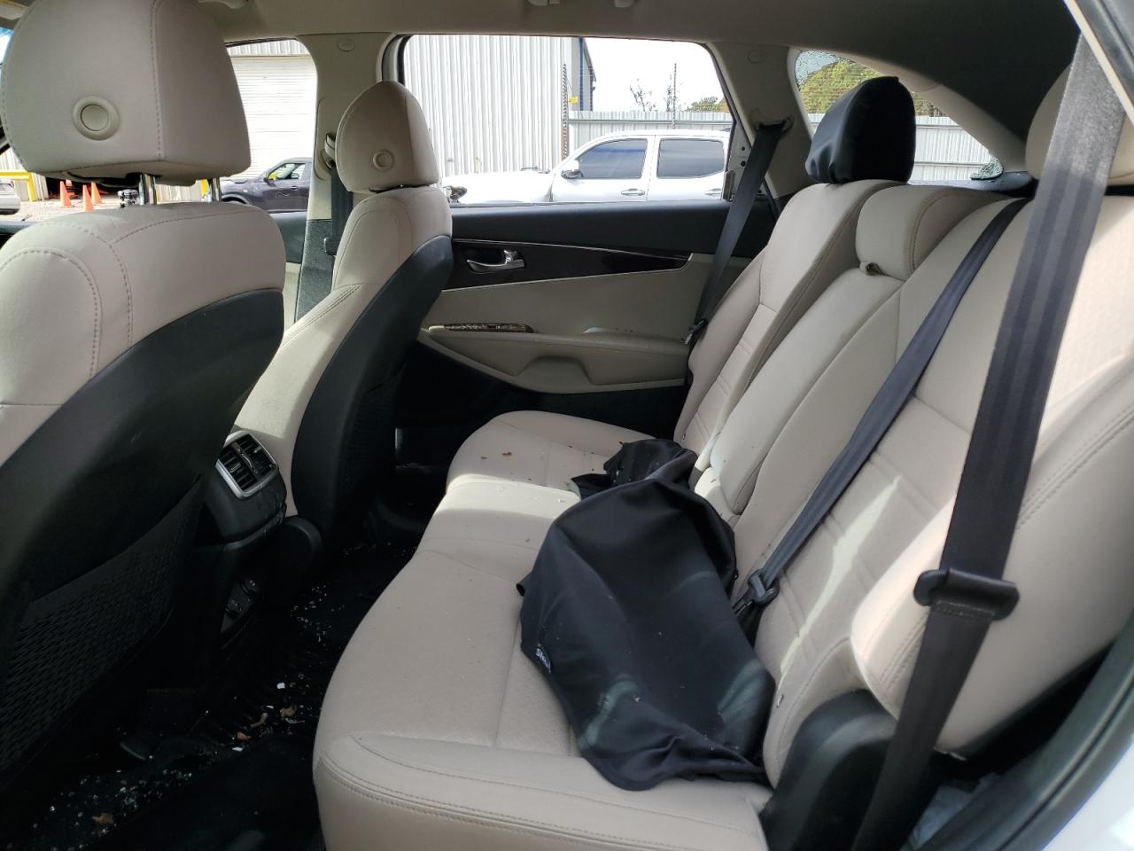 2018 Kia Sorento - Image 11