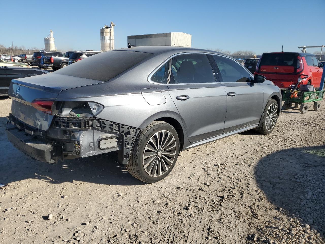 2022 Volkswagen Passat - Image 3