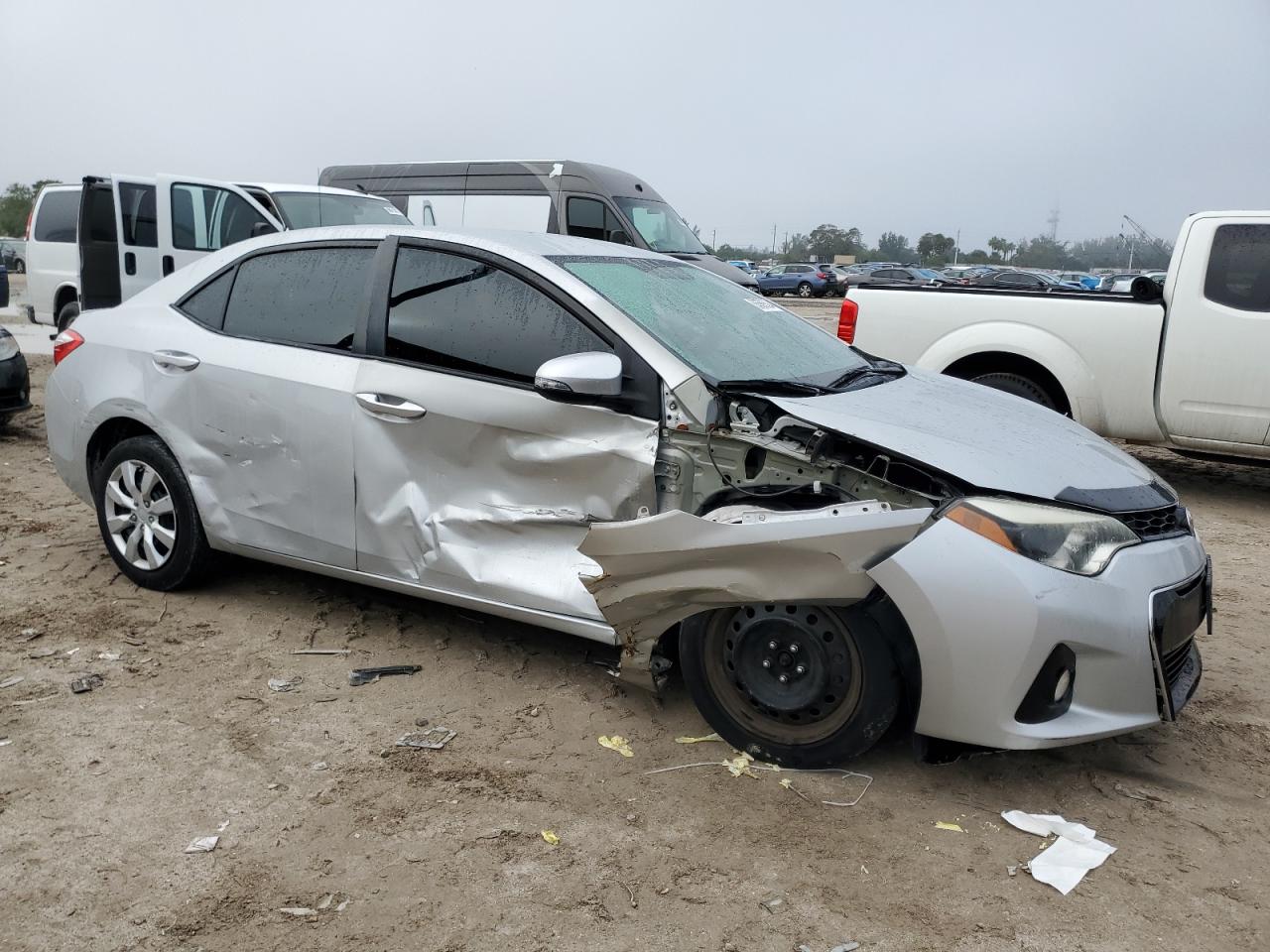 VIN 2T1BURHE5FC375351 2015 TOYOTA COROLLA no.4