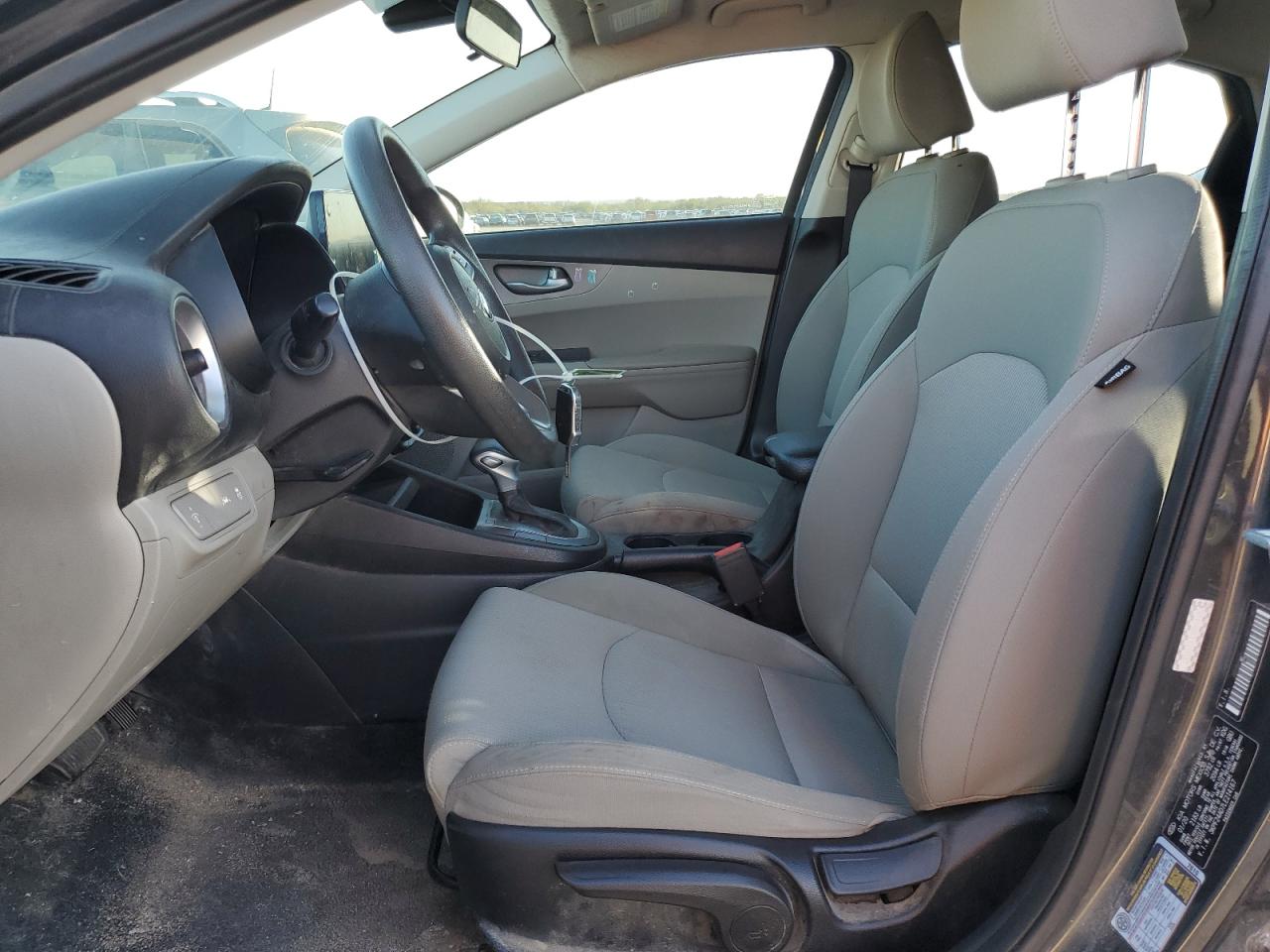 2020 Kia Forte - Image 7