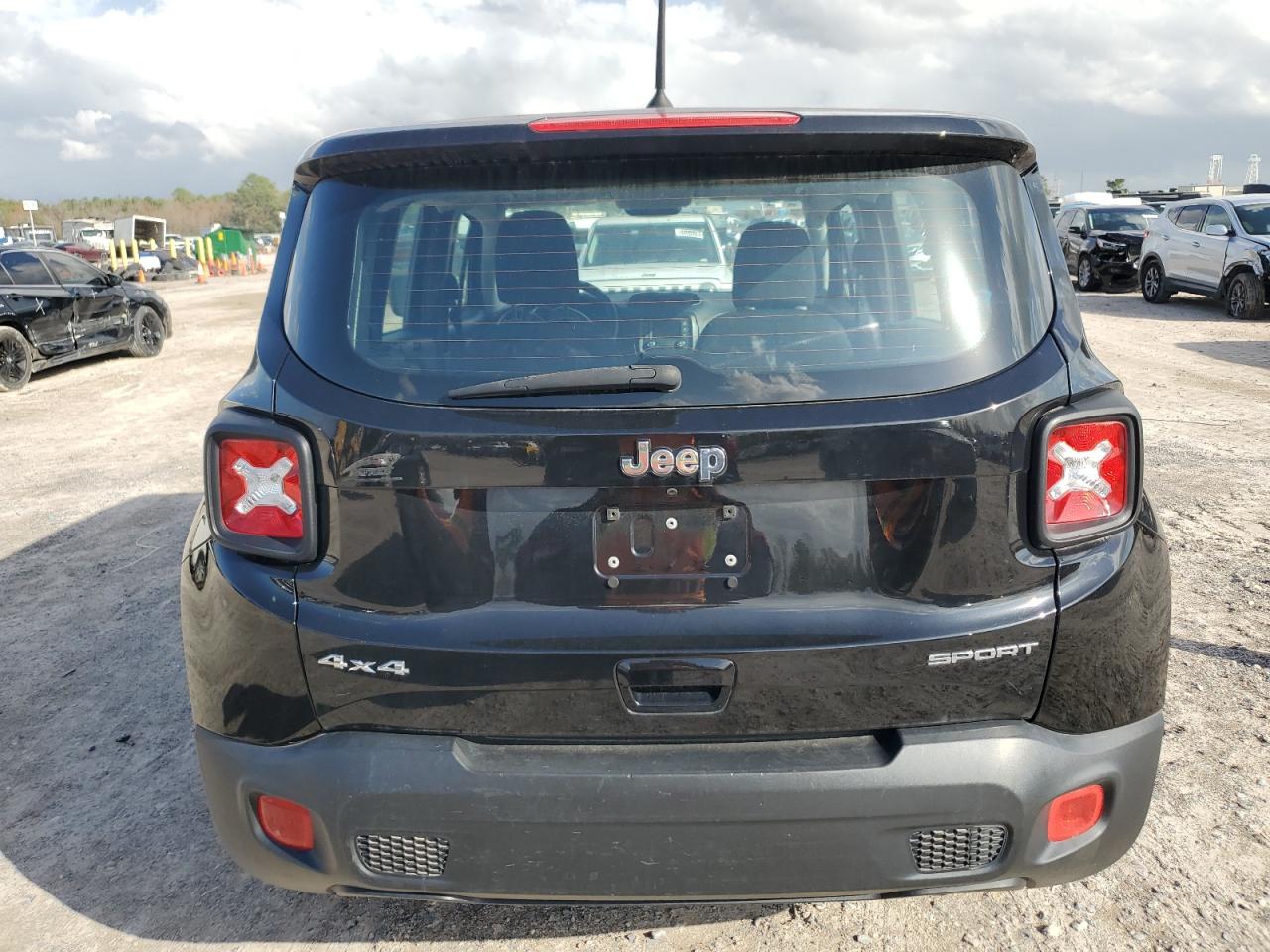 VIN ZACCJBAH2JPG69621 2018 JEEP RENEGADE no.6