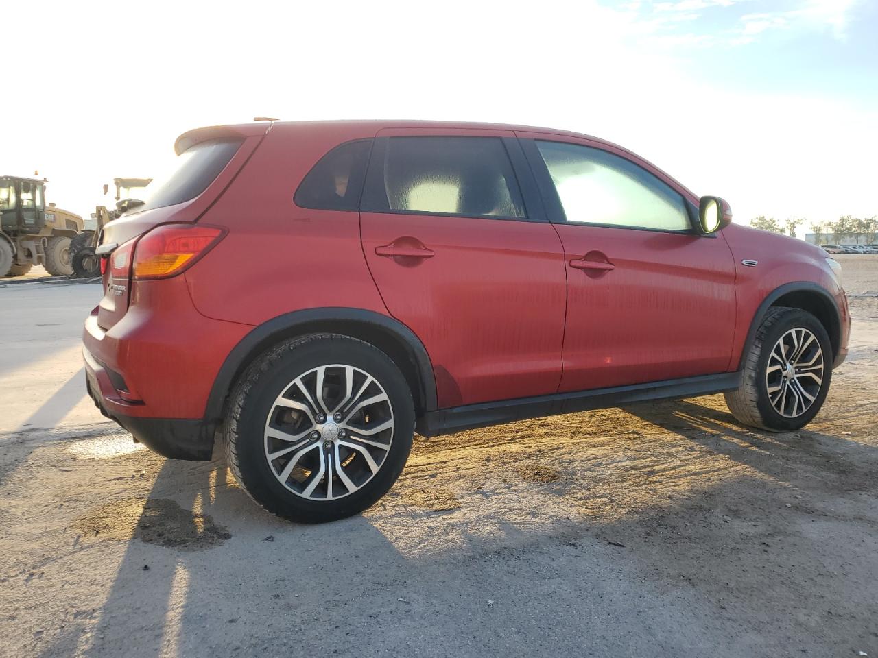 2018 Mitsubishi Outlander - Image 3