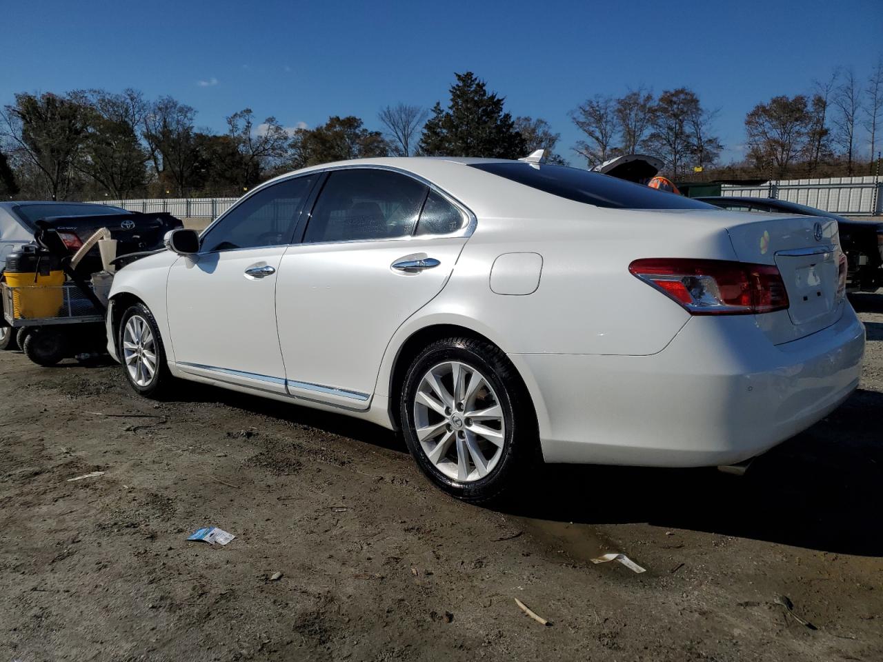 2011 Lexus ES - Image 2