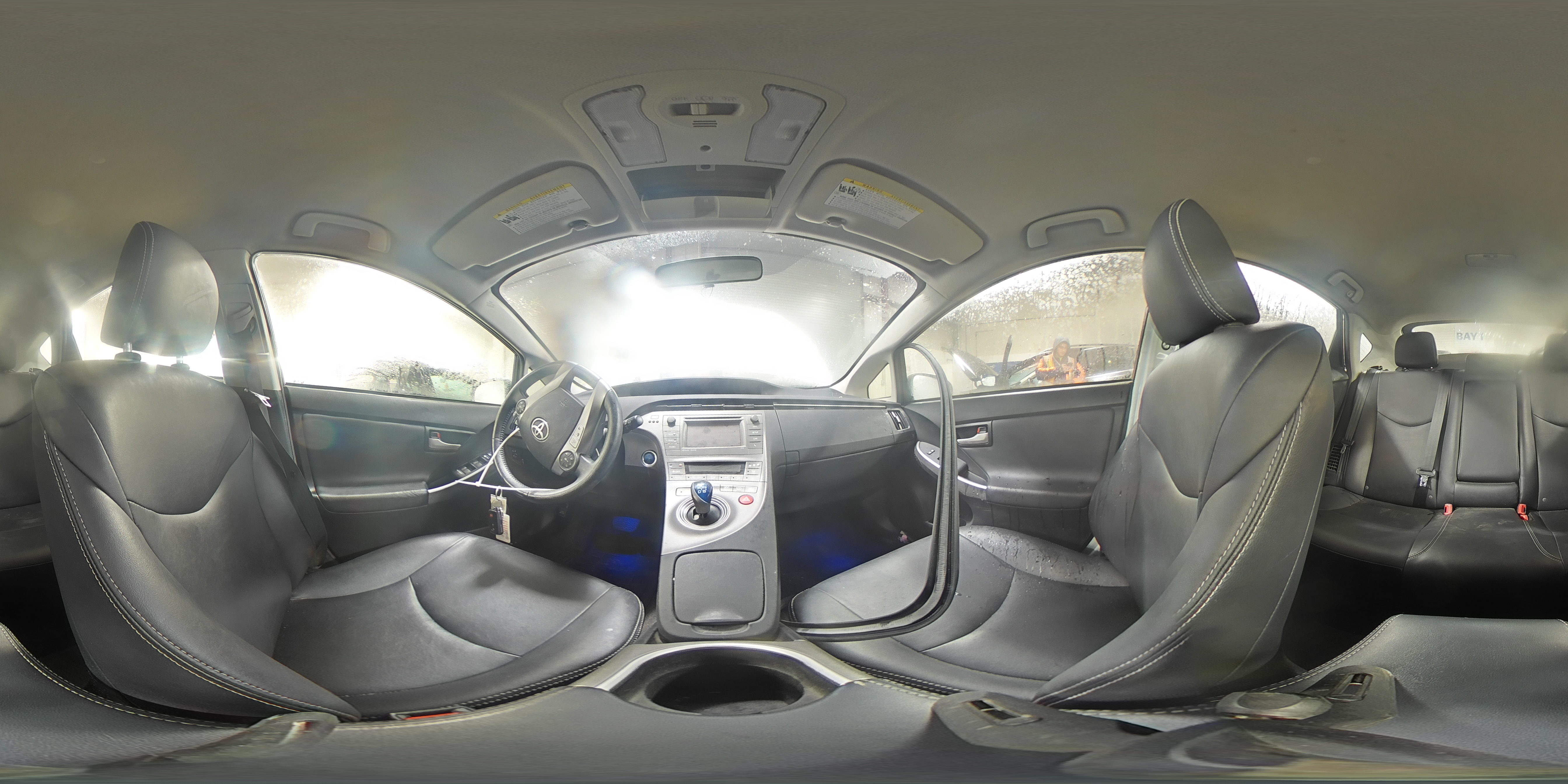 2015 Toyota Prius - Image 14