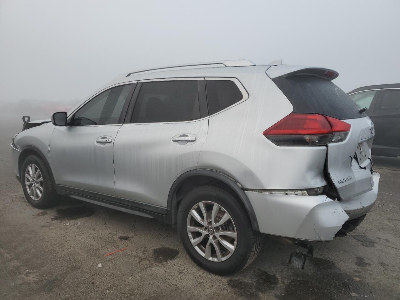 2018 Nissan Rogue - Image 2