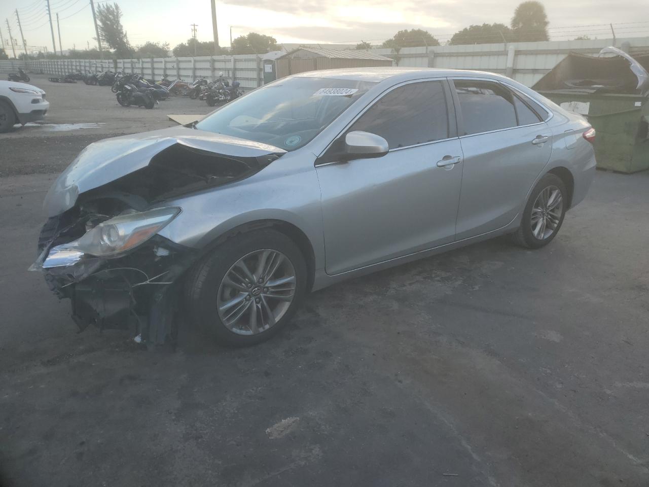 VIN 4T1BF1FK7HU335679 2017 TOYOTA CAMRY no.1