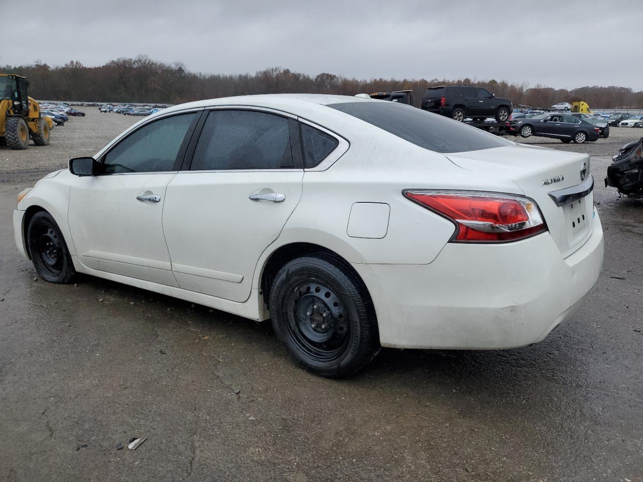 2014 Nissan Altima - Image 2