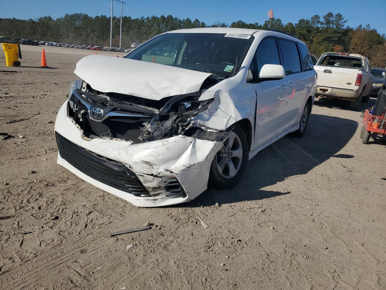 5TDKZ3DCXJS960221 2018 TOYOTA SIENNA - Image 1