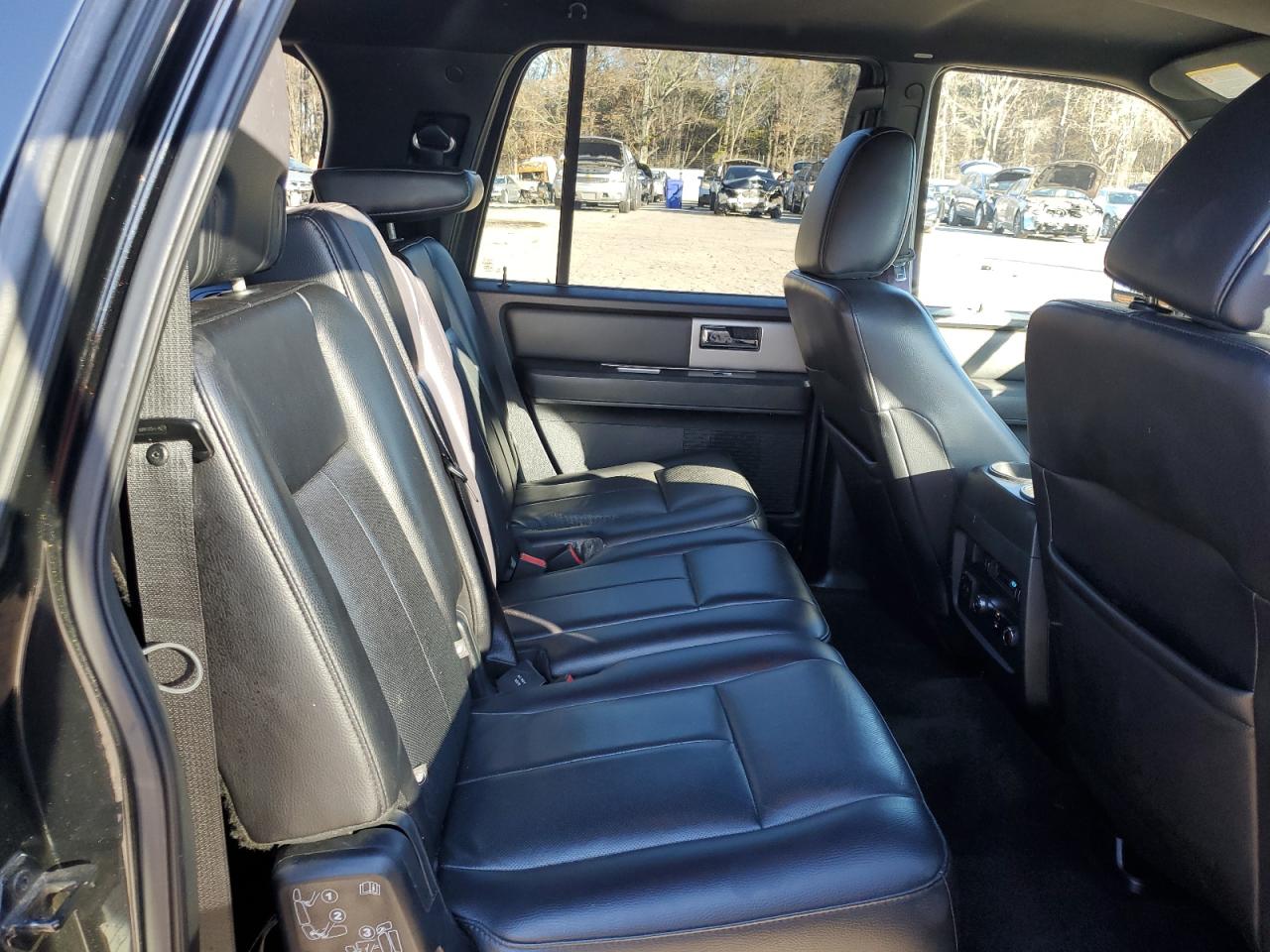 2015 Ford Expedition - Image 11