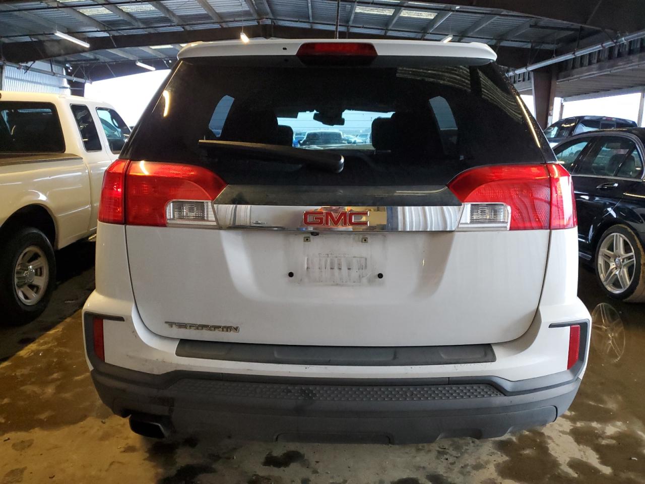 2017 GMC Terrain - Image 6