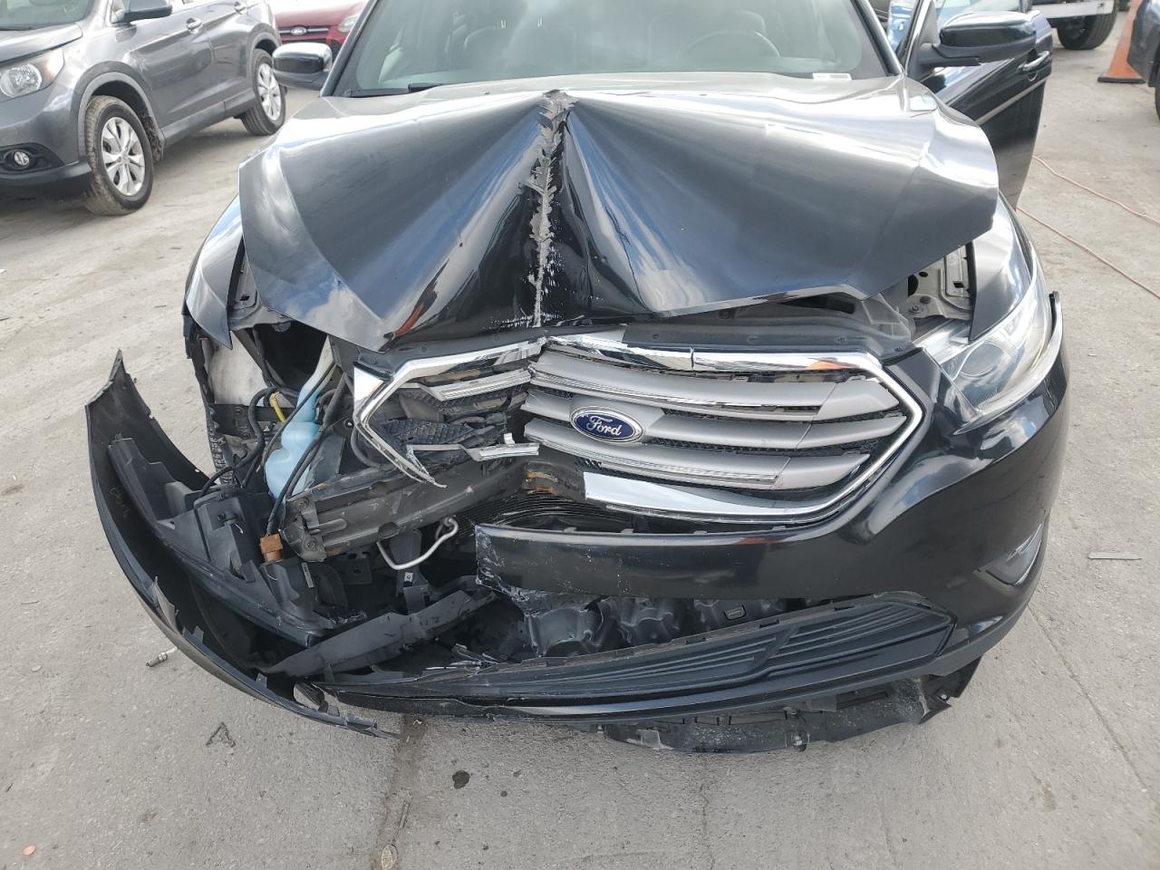 2013 Ford Taurus - Image 11
