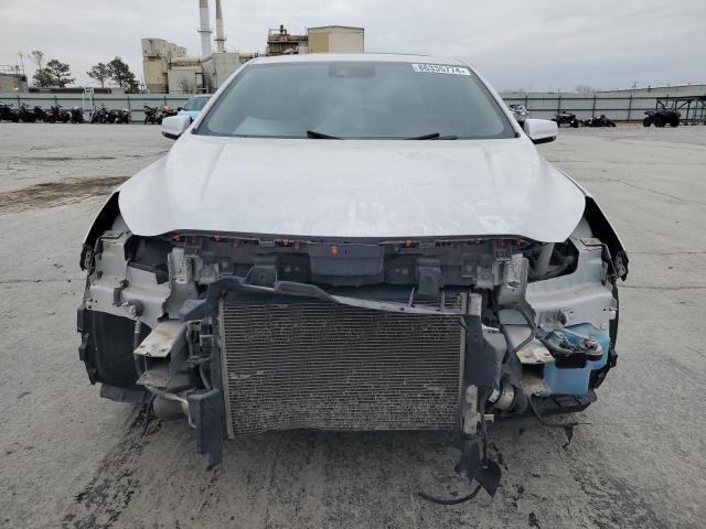 Sedans CHEVROLET MALIBU 2015 White