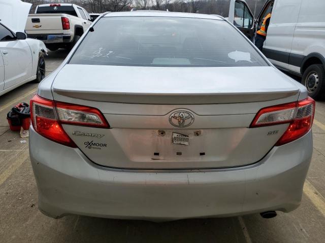 Sedans TOYOTA CAMRY 2012 Srebrny