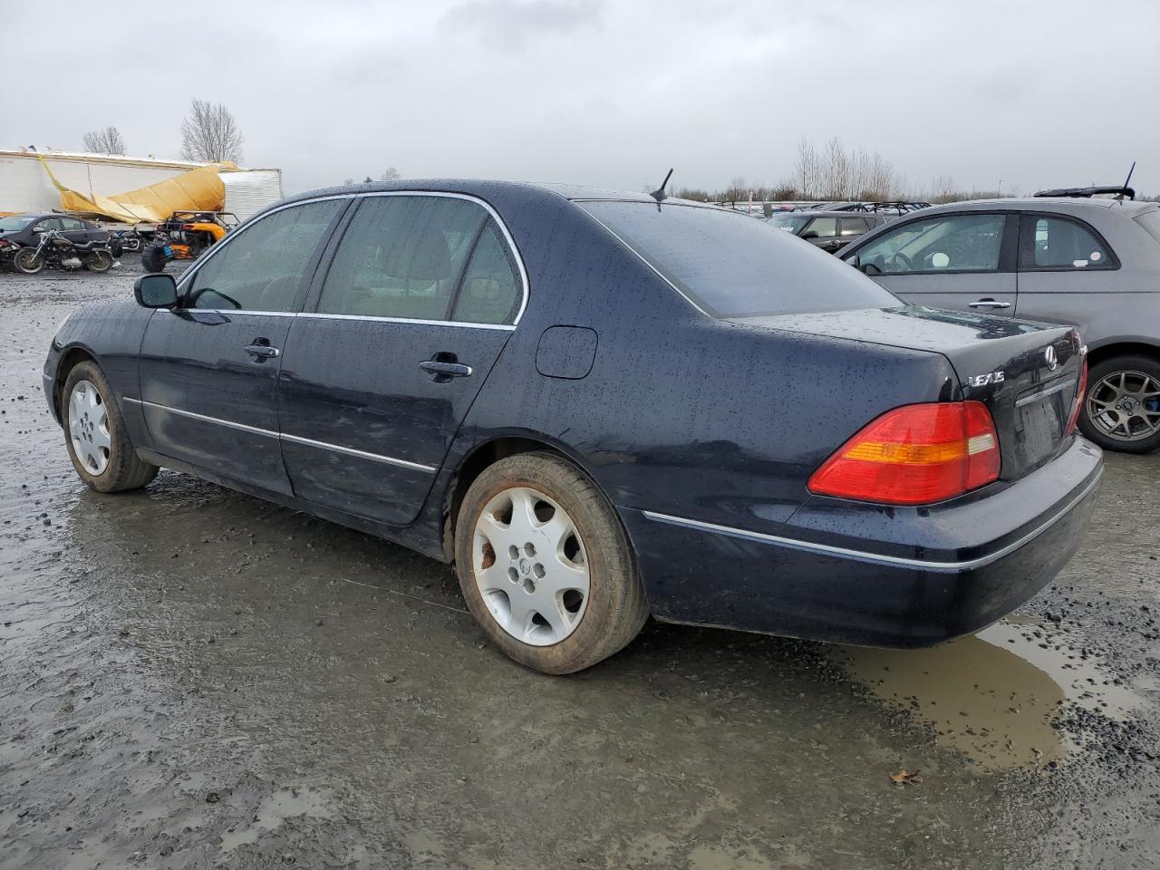 2003 Lexus LS - Image 2