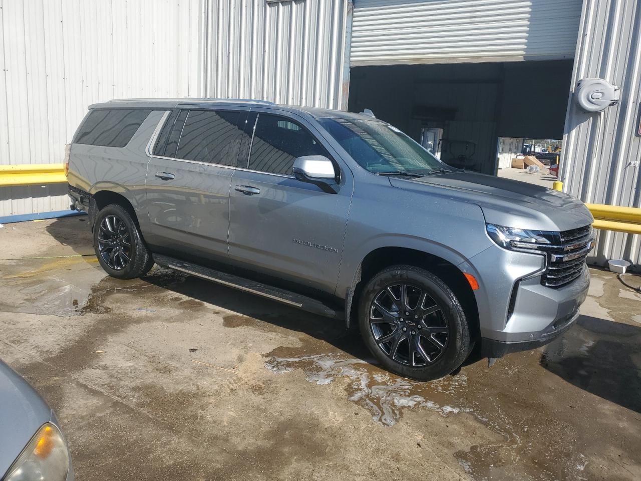2023 Chevrolet Suburban - Image 4