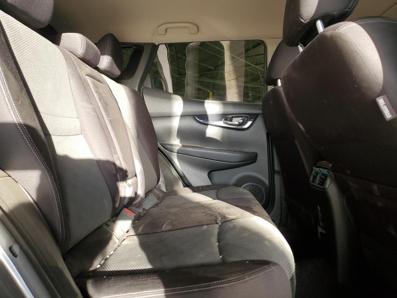 2017 Nissan Rogue - Image 10