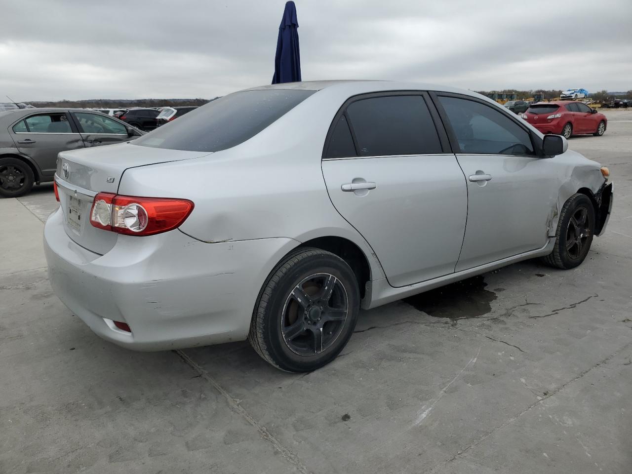 VIN 5YFBU4EE2DP206649 2013 TOYOTA COROLLA no.3