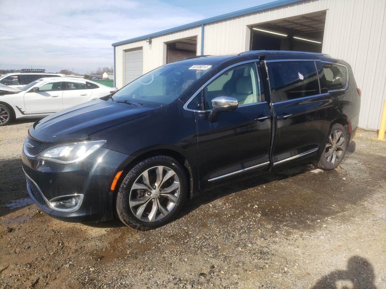 2017 Chrysler Pacifica - Image 1