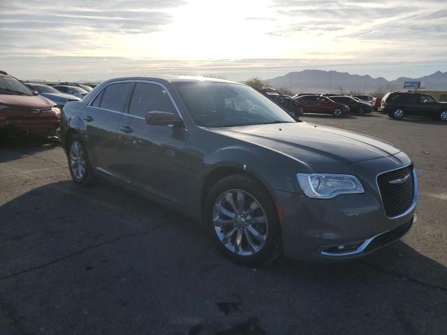  CHRYSLER 300 2018 Szary