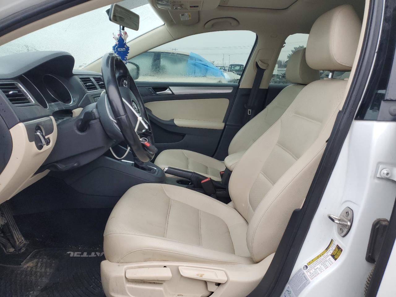 2017 Volkswagen Jetta - Image 7