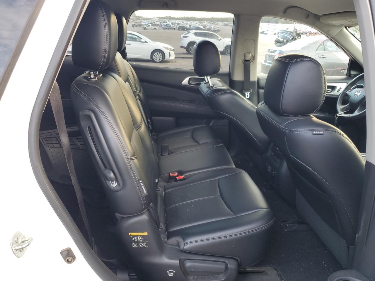 2018 Nissan Pathfinder - Image 11
